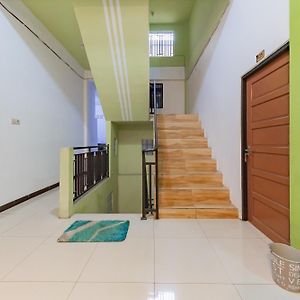 Urbanview Hotel 99 Syariah Banjarbaru